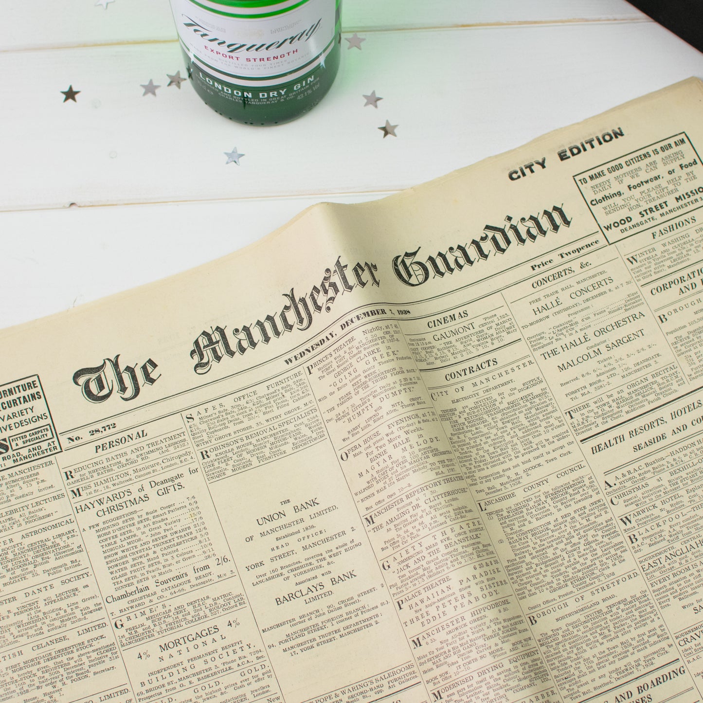 Tanqueray Gin and Original Newspaper Set
