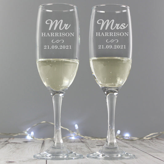 Personalised Wedding Mr & Mrs Pair of Flute Glasses | Gift Idea